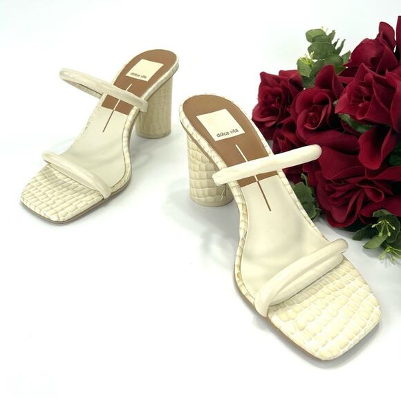 Dolce Vita Noles Chunky Heel Sandal Size 7.5 Ivory Leather Two-Strap Slip-On - Picture 1 of 16